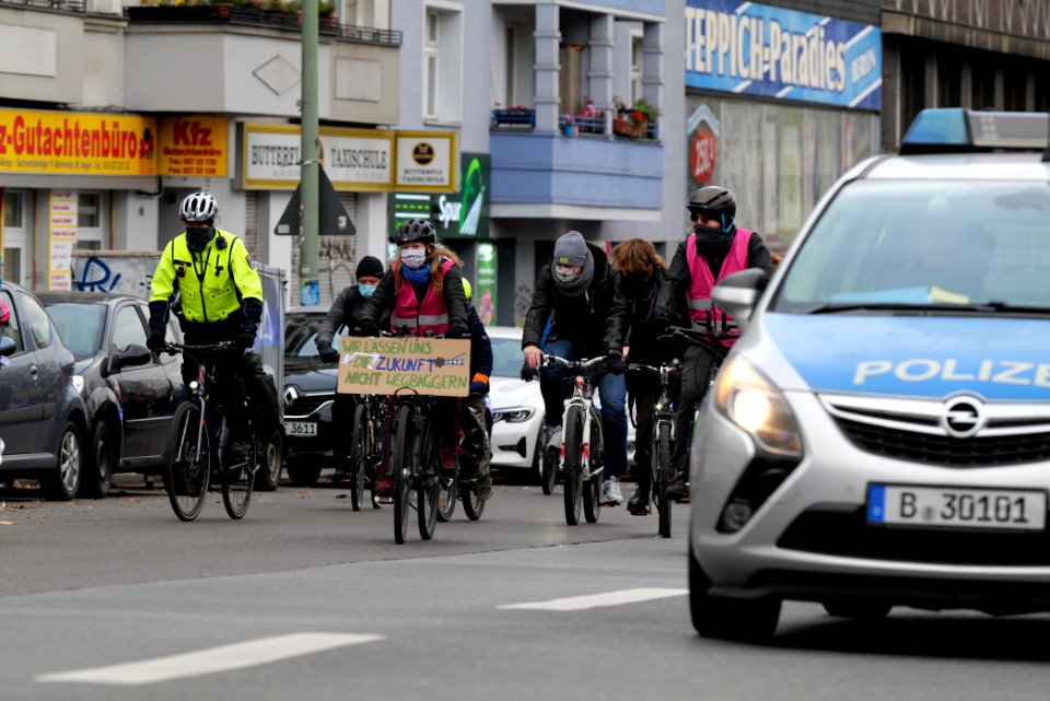Bicycle demonstration against A49 and A100 in Berlin 2020-11-28 17
