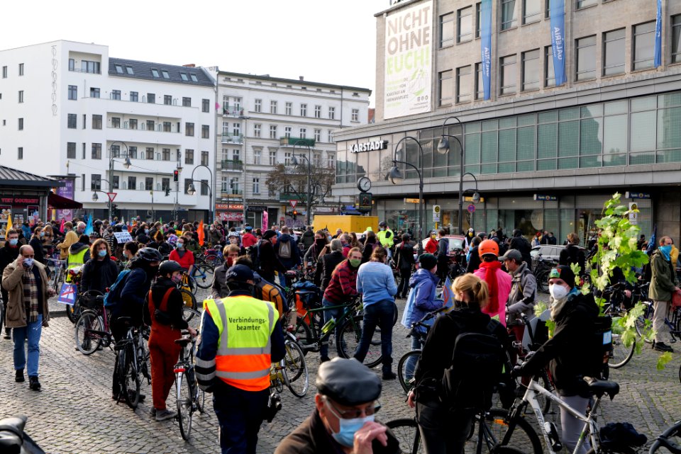 Bicycle demonstration against A49 and A100 in Berlin 2020-11-14 08