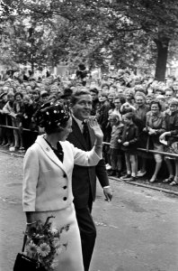 Bezoek prinses Beatrix en Claus aan Leeuwarden, bezoek Assen, Bestanddeelnr 918-1504