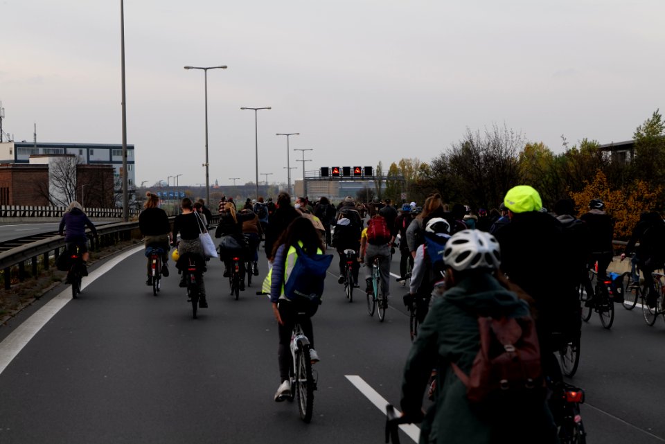 Bicycle demonstration against A49 and A100 in Berlin 2020-11-14 144