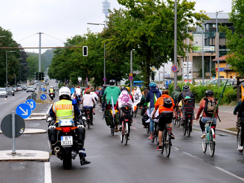 Bicycle demonstration to the Coal and Boat demonstration 2019 22