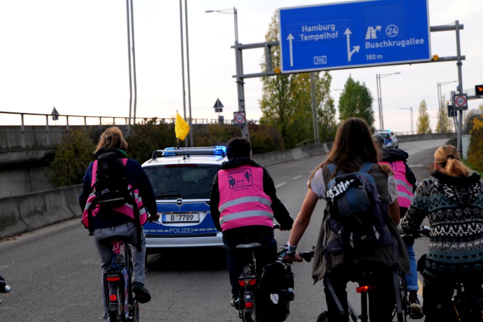 Bicycle demonstration against A49 and A100 in Berlin 2020-11-14 67