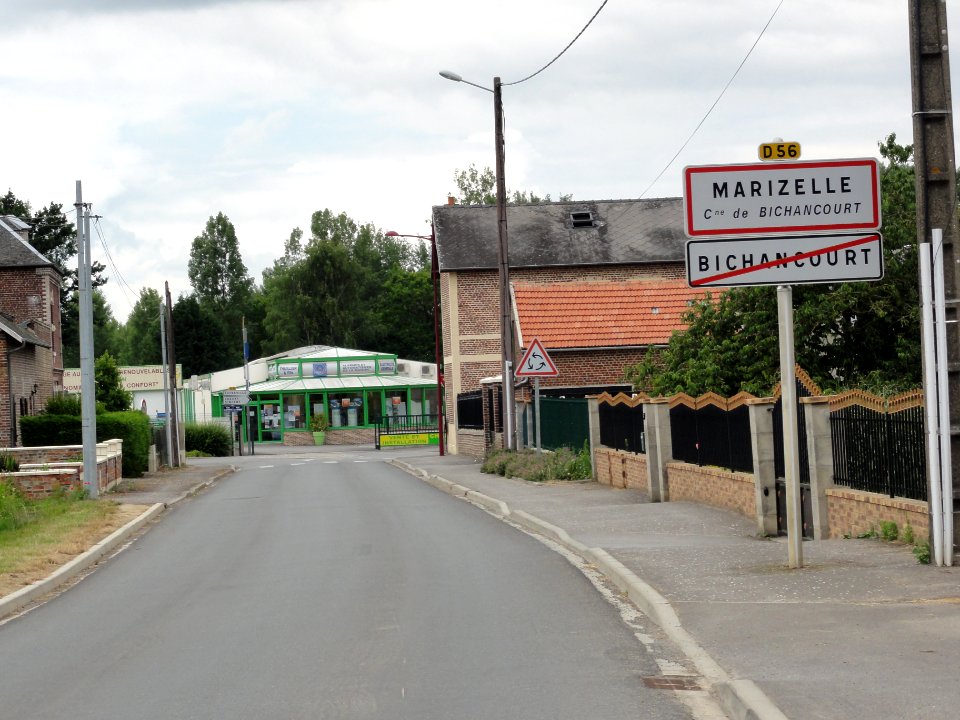 Bichancourt (Aisne) city limit sign Marizelle