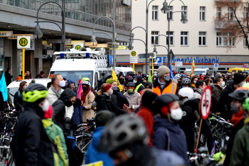 Bicycle demonstration against A49 and A100 in Berlin 2020-11-28 06