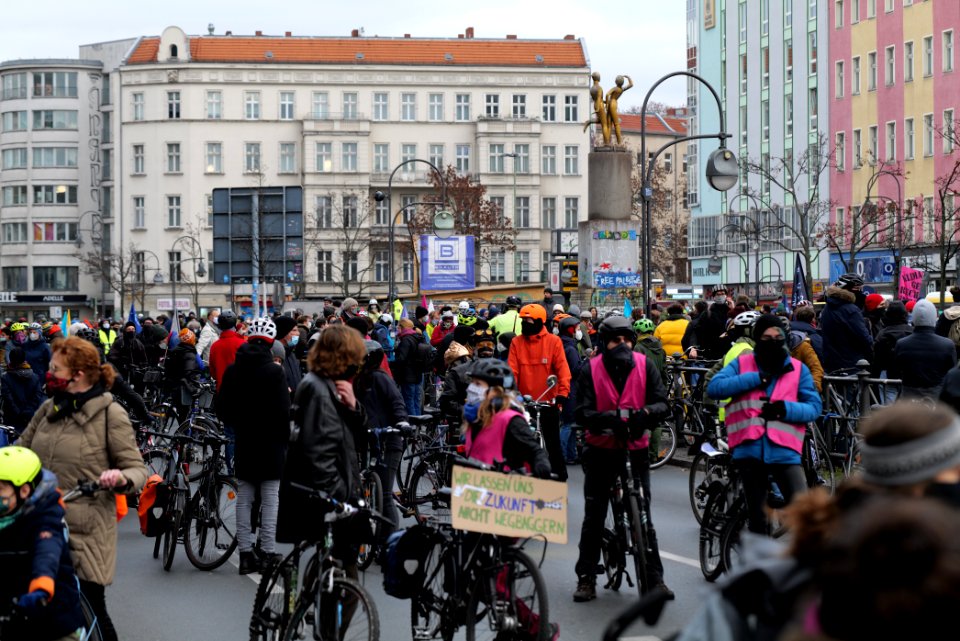 Bicycle demonstration against A49 and A100 in Berlin 2020-11-28 01