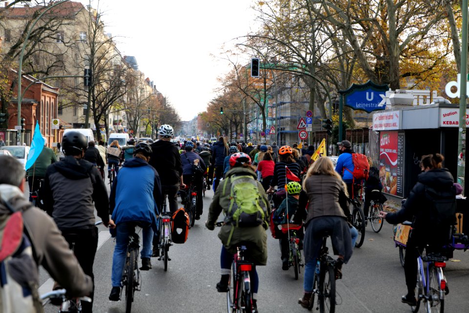 Bicycle demonstration against A49 and A100 in Berlin 2020-11-14 44