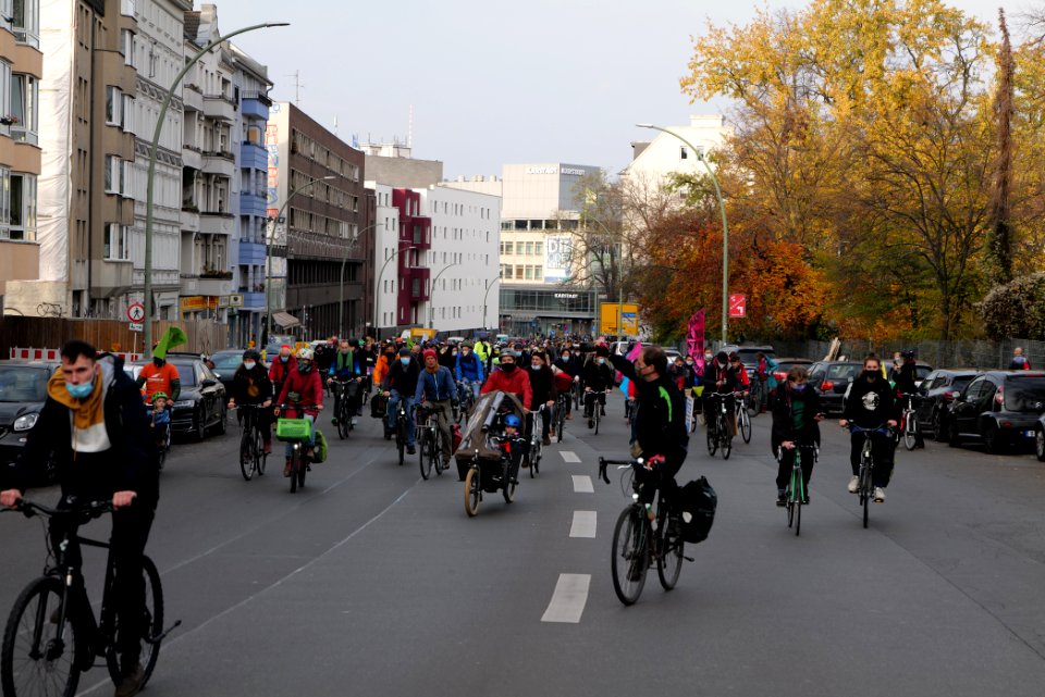 Bicycle demonstration against A49 and A100 in Berlin 2020-11-14 35