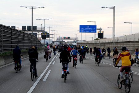 Bicycle demonstration against A49 and A100 in Berlin 2020-11-14 88
