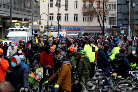 Bicycle demonstration against A49 and A100 in Berlin 2020-11-28 08
