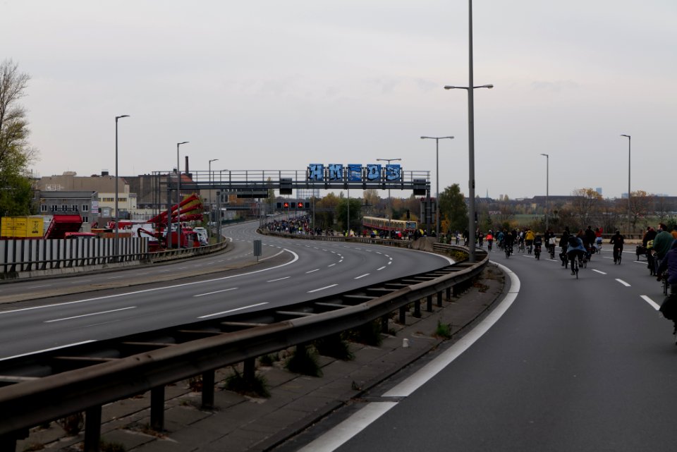 Bicycle demonstration against A49 and A100 in Berlin 2020-11-14 146