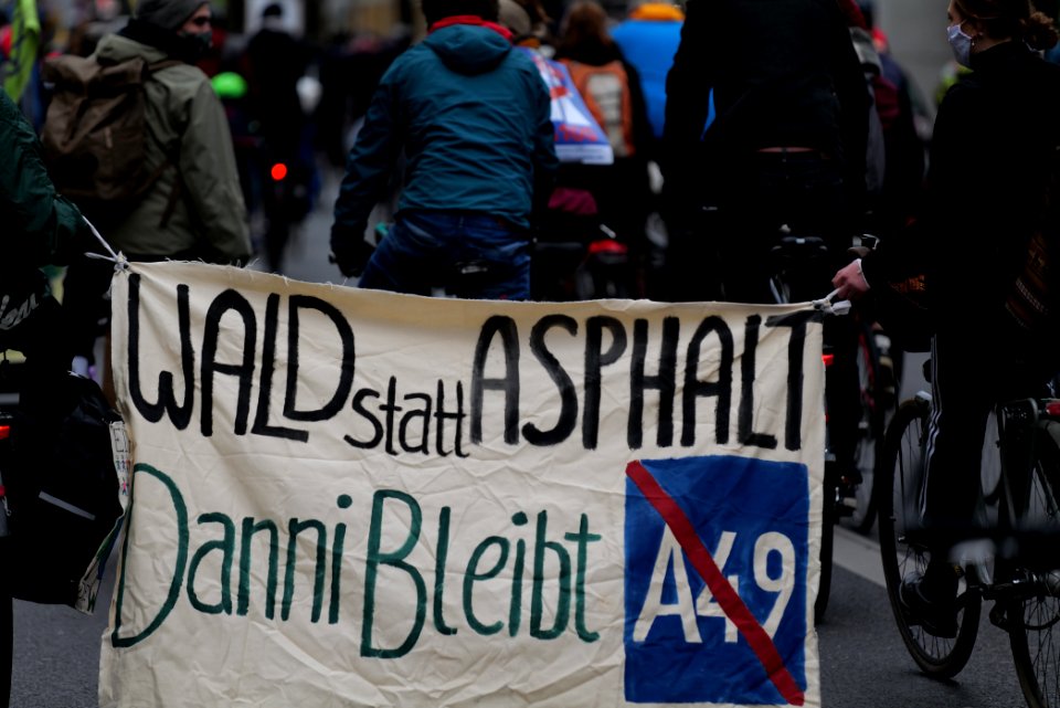 Bicycle demonstration against A49 and A100 in Berlin 2020-11-28 38