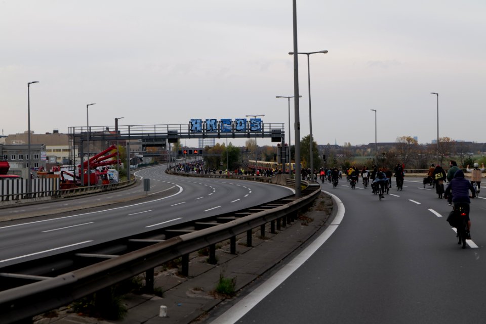 Bicycle demonstration against A49 and A100 in Berlin 2020-11-14 147