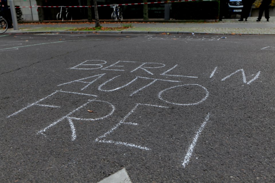 Bicycle demonstration against A49 and A100 in Berlin 2020-11-14 209
