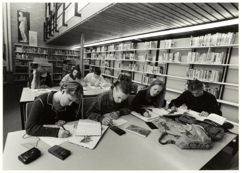 Bibliotheek van de Schoter Scholengemeenschap. NL-HlmNHA 54037092