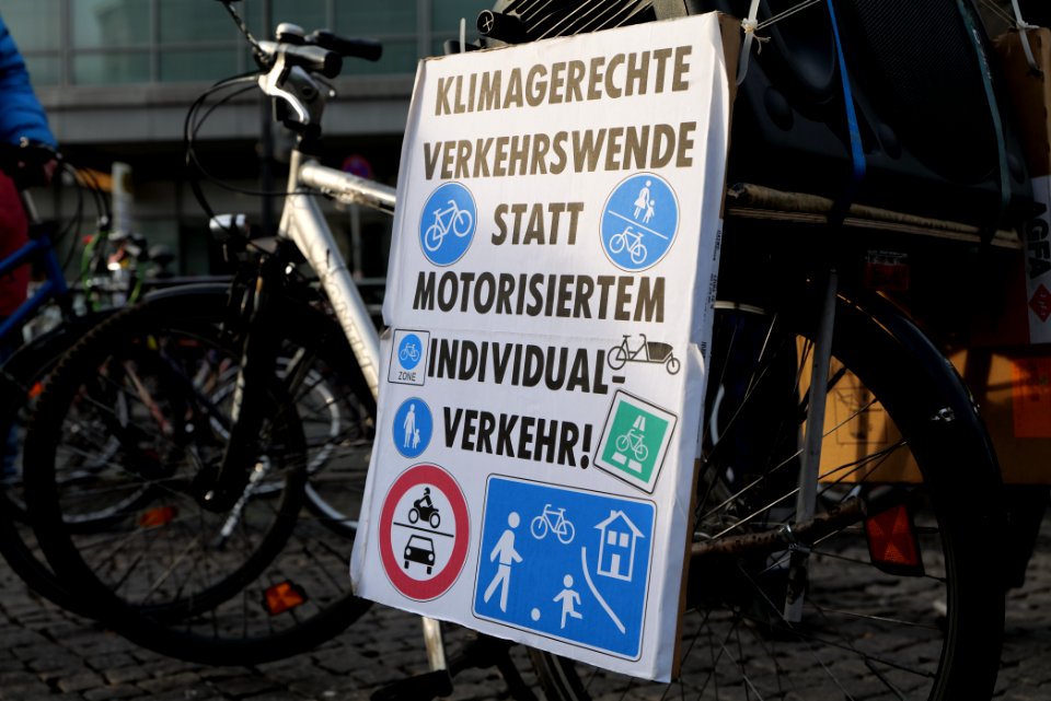 Bicycle demonstration against A49 and A100 in Berlin 2020-11-14 19