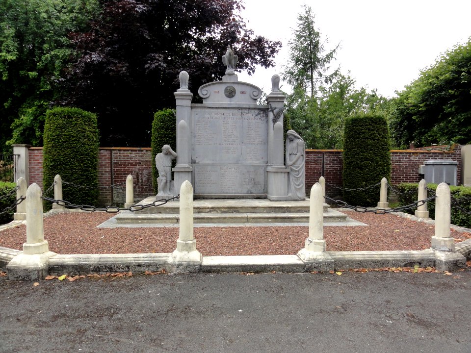 Bichancourt (Aisne) monument aux morts