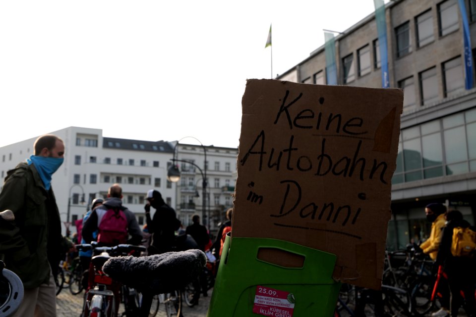 Bicycle demonstration against A49 and A100 in Berlin 2020-11-14 13