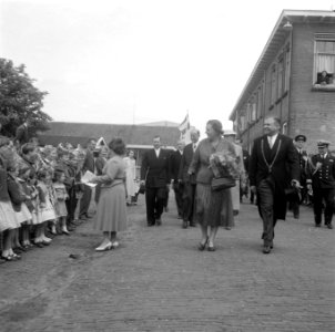 Bezoek koningin Juliana aan Voorne, Bestanddeelnr 908-5920