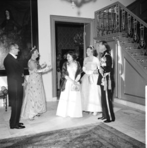 Bezoek van de president van Argentinië, Arturo Frondizi op het Huis den Bosch (g, Bestanddeelnr 911-3875