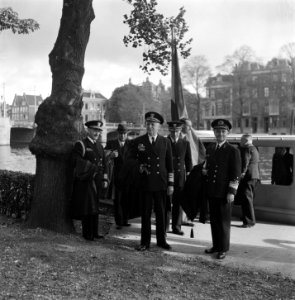 Bezoek van admiraal Hewitt aan Nederland. Rechts op de voorgrond de commandant Z, Bestanddeelnr 900-9232