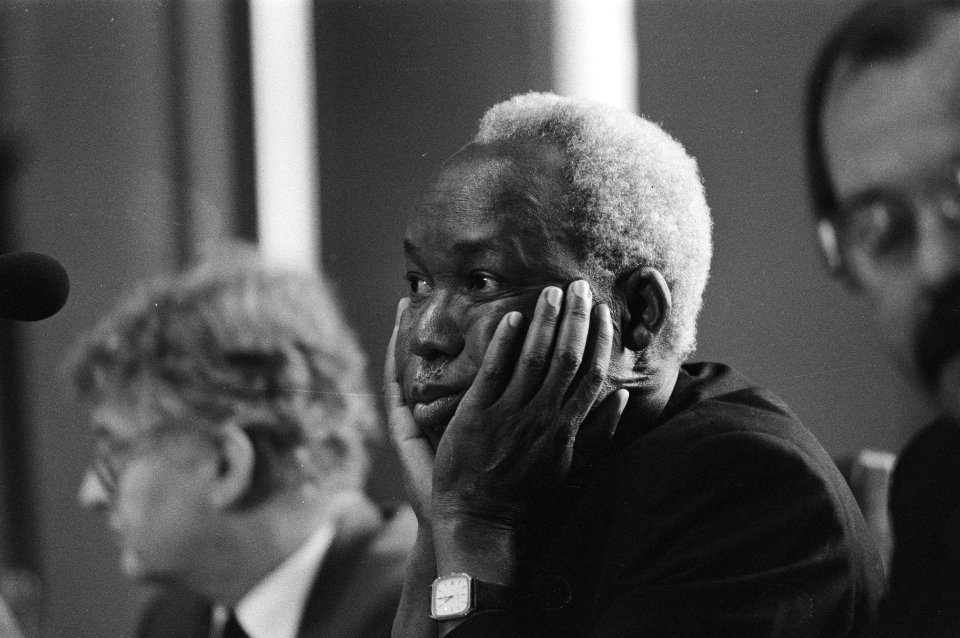 Bezoek president Nyerere van Tanzania president Nyerere luistert naar de vragen, Bestanddeelnr 933-2628