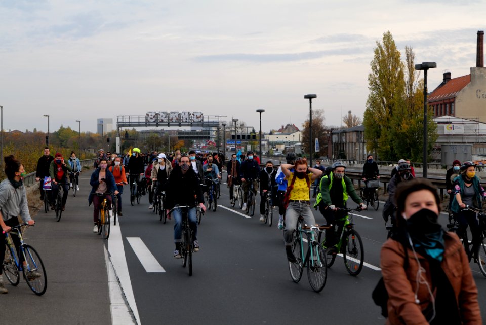 Bicycle demonstration against A49 and A100 in Berlin 2020-11-14 156