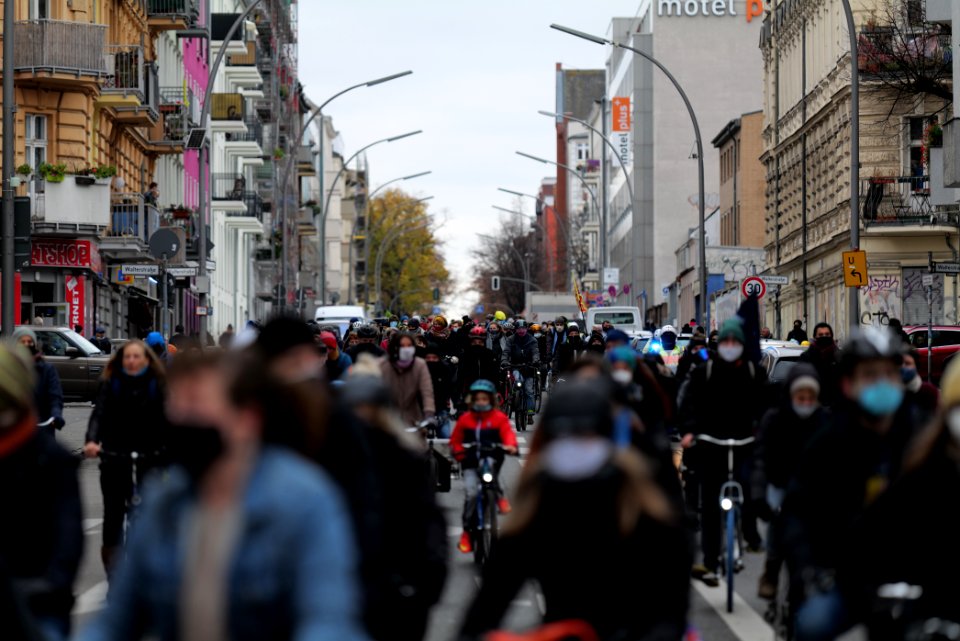 Bicycle demonstration against A49 and A100 in Berlin 2020-11-28 46