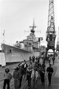 Bezoek van de onderzeebootjager Hr. Ms. Amsterdam aan Amsterdam, Bestanddeelnr 930-4635