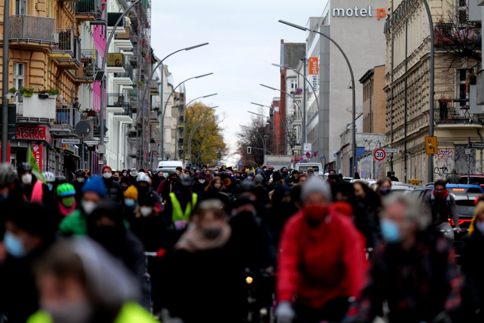 Bicycle demonstration against A49 and A100 in Berlin 2020-11-28 47