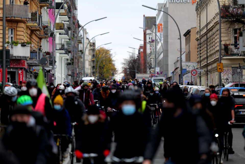 Bicycle demonstration against A49 and A100 in Berlin 2020-11-28 48