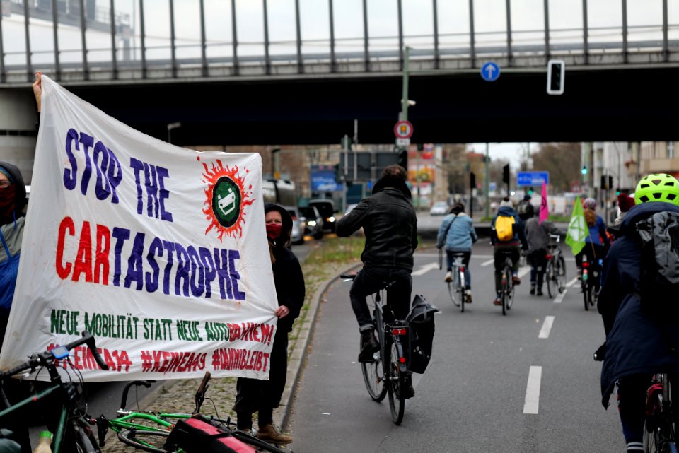 Bicycle demonstration against A49 and A100 in Berlin 2020-11-28 60