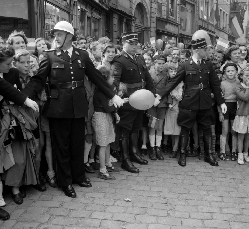 Bezoek Koninklijk Paar aan Luxemburg franje, Bestanddeelnr 904-6380