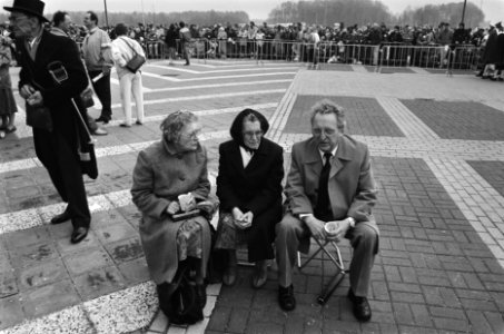 Bezoek Paus Johannes Paulus II aan Nederland weinig publieke belanstelling, ger, Bestanddeelnr 933-3244