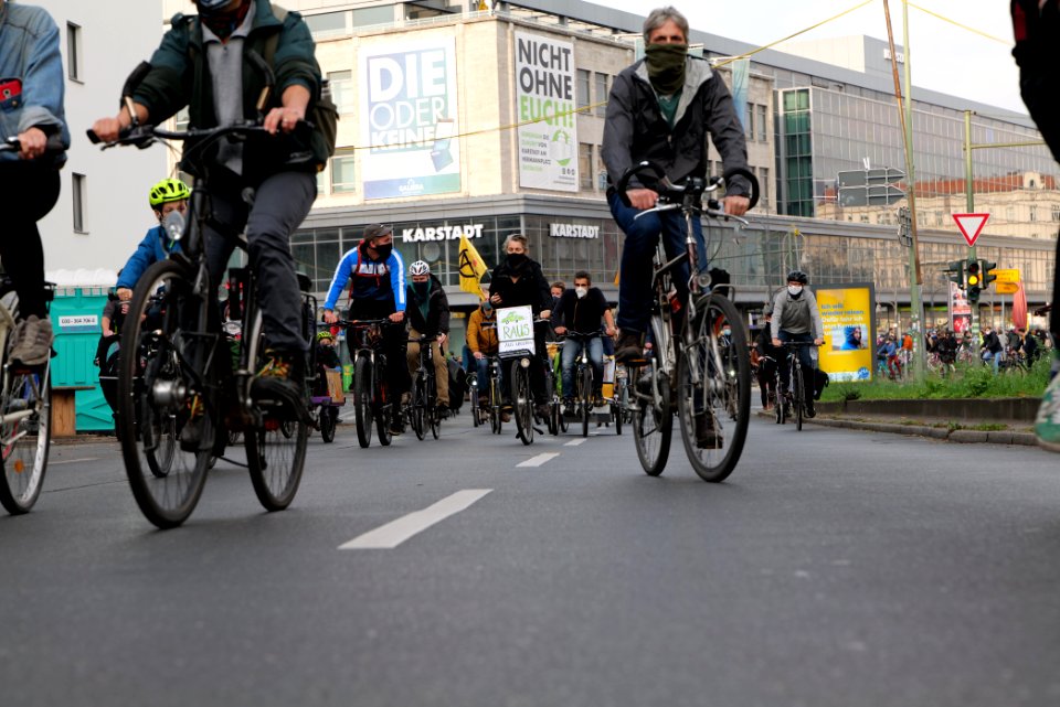 Bicycle demonstration against A49 and A100 in Berlin 2020-11-14 29