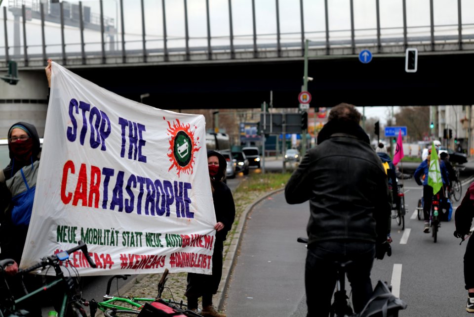 Bicycle demonstration against A49 and A100 in Berlin 2020-11-28 59