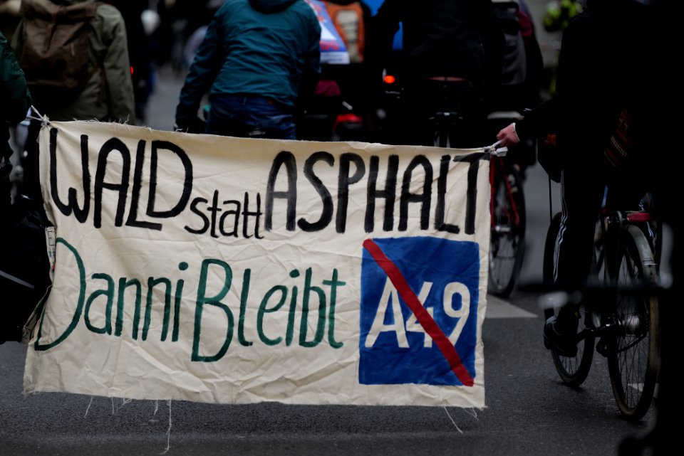 Bicycle demonstration against A49 and A100 in Berlin 2020-11-28 37