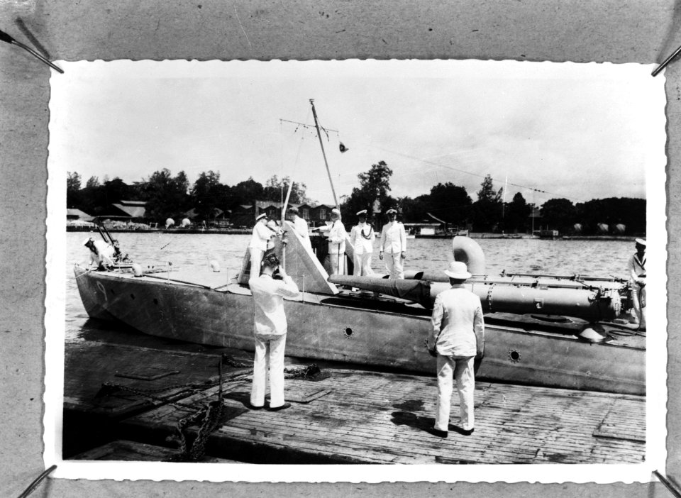 Bezoek van de ministers Welter (Koloniën) en van Kleffens (Buitenlandse Zaken) a, Bestanddeelnr 935-0126