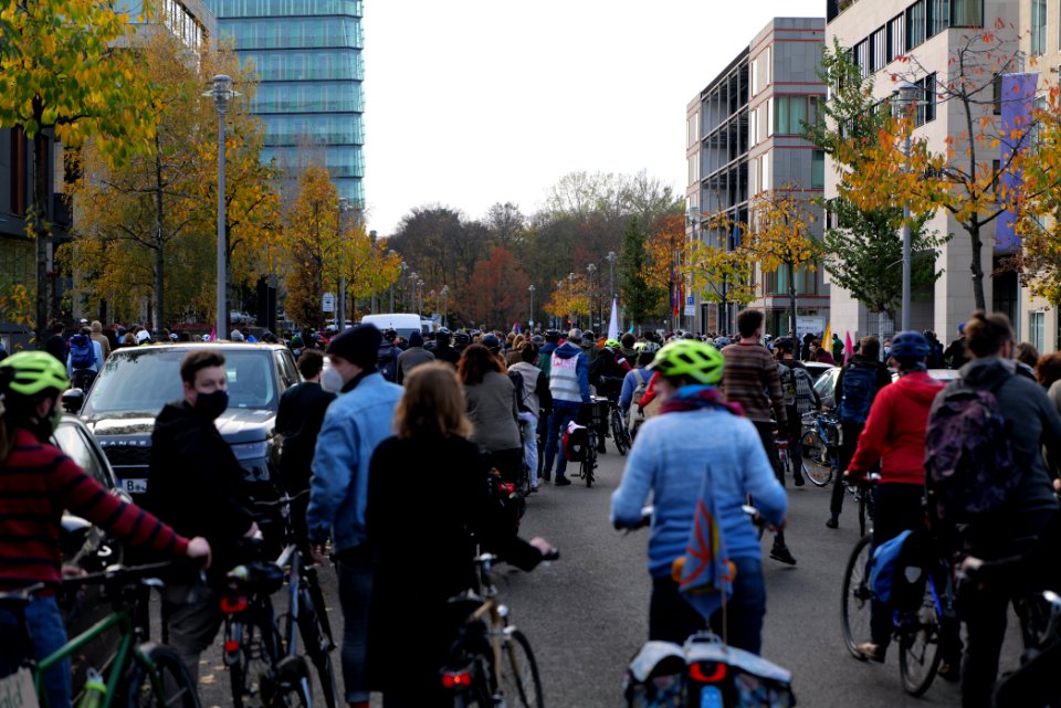 Bicycle demonstration against A49 and A100 in Berlin 2020-11-14 185
