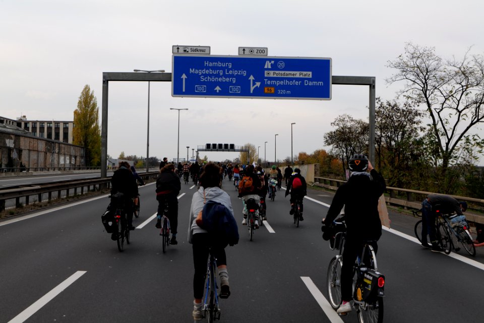 Bicycle demonstration against A49 and A100 in Berlin 2020-11-14 151