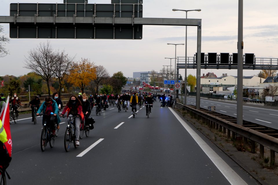 Bicycle demonstration against A49 and A100 in Berlin 2020-11-14 152