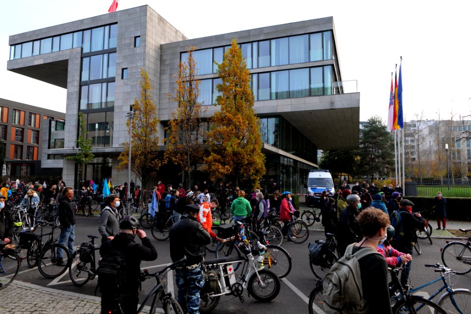 Bicycle demonstration against A49 and A100 in Berlin 2020-11-14 192
