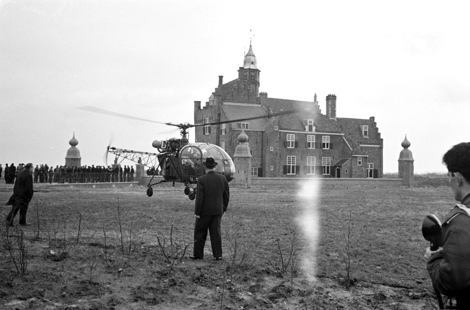 Bezoek Prins Bernhard aan Zeeland Outward Boundschool, Bestanddeelnr 913-7495