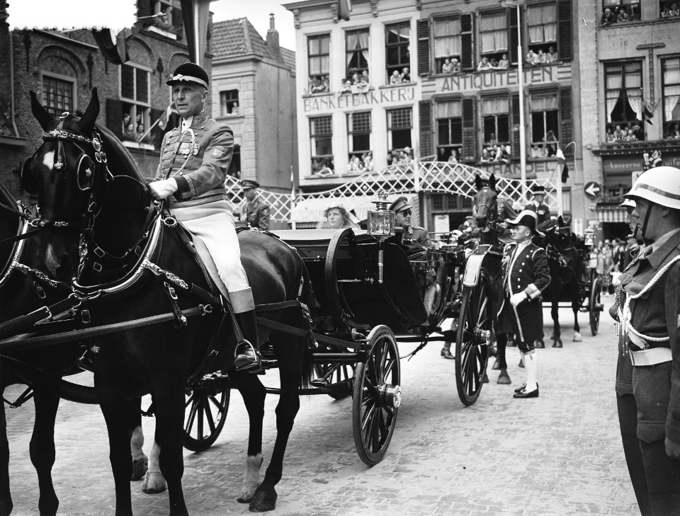 Bezoek Koningin Juliana aan jubilerend Breda, Bestanddeelnr 905-2220