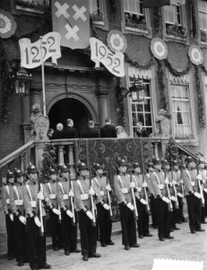 Bezoek Koningin Juliana aan jubilerend Breda, Bestanddeelnr 905-2223