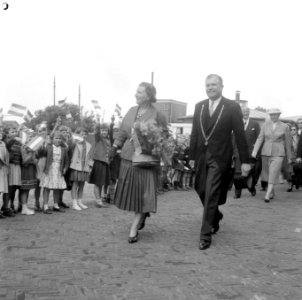 Bezoek koningin Juliana aan Voorne, Bestanddeelnr 908-5921