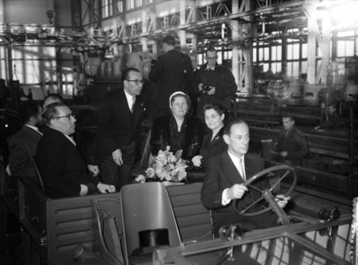 Bezoek koningin Juliana en Prins en Keizer Selassie aan de DAF Fabrieken te Geld, Bestanddeelnr 906-8291