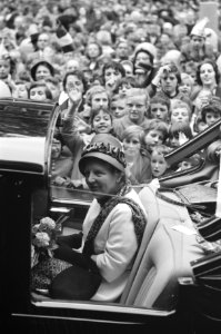 Bezoek Koningin Juliana Zeist en omgeving Tour per auto, Bestanddeelnr 912-5515