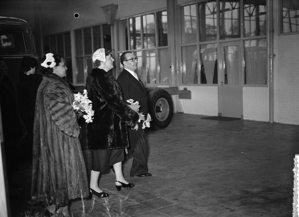 Bezoek van koningin Juliana, prins Bernhard en keizer Selassie aan de DAF Fabrie, Bestanddeelnr 906-8301