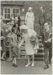Bezoek van Koningin Juliana aan Haarlem. NL-HlmNHA 54011901 2