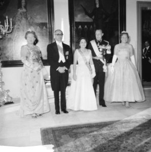 Bezoek van de president van Argentinië, Arturo Frondizi op het Huis den Bosch (g, Bestanddeelnr 911-3873
